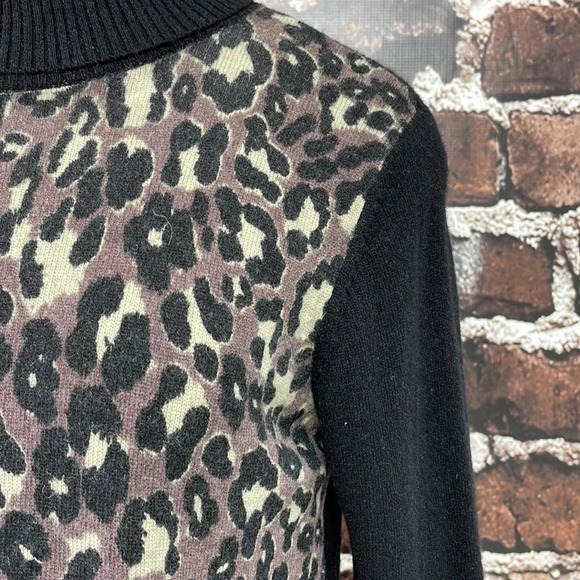 Griffen Sweater Cashmere Turtleneck Black Leopard Print Size Medium - Picture 3 of 9